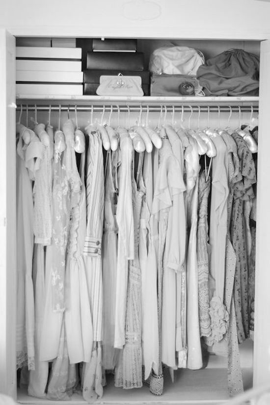 Платья в шкафу