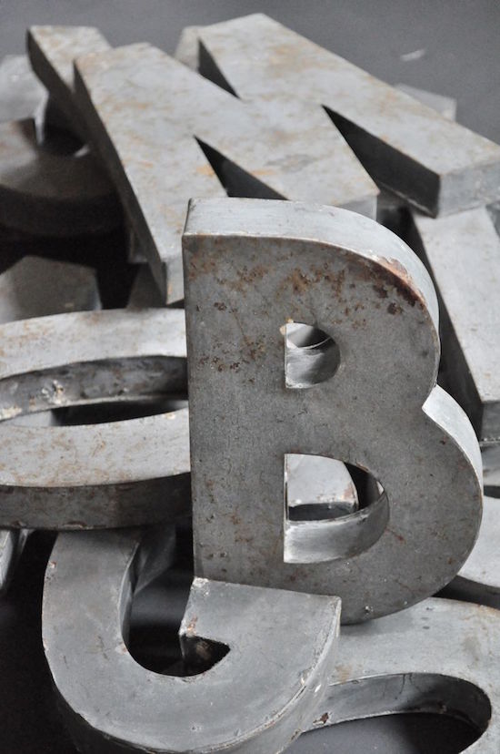 Metal Letters 0_feature